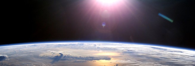 overview-effect-astronaut-thayrn-me